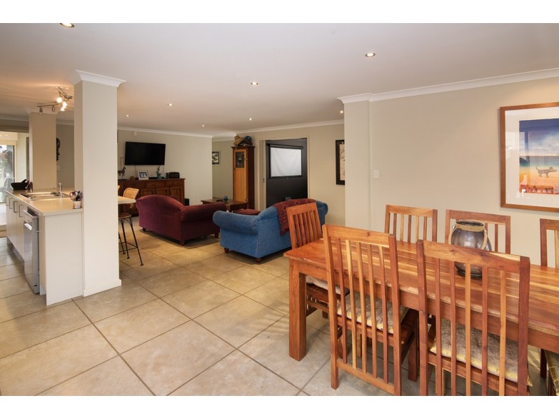 19 Bream Quadrant, Geographe WA 6280