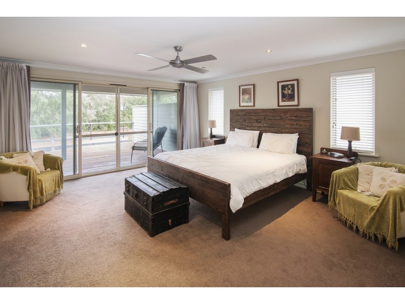 19 Bream Quadrant, Geographe WA 6280