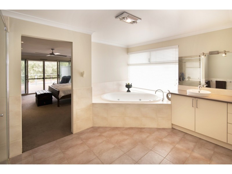 19 Bream Quadrant, Geographe WA 6280