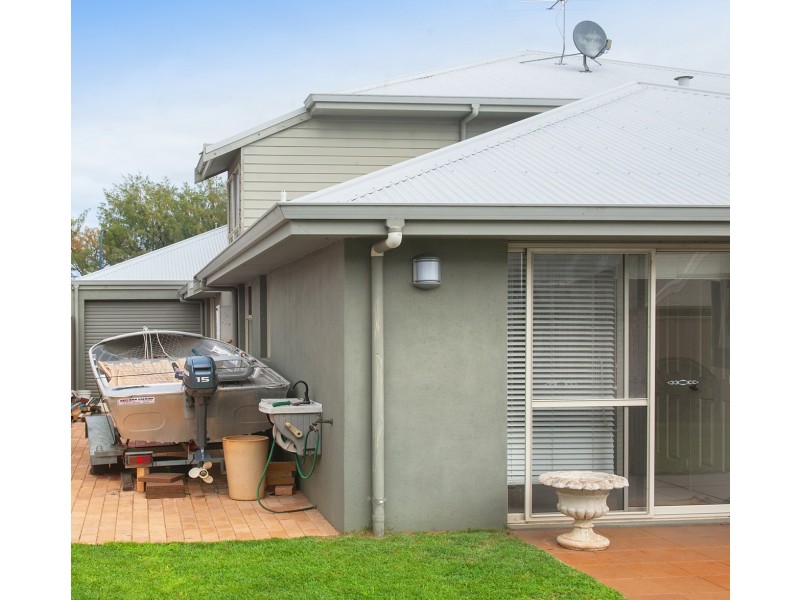 19 Bream Quadrant, Geographe WA 6280