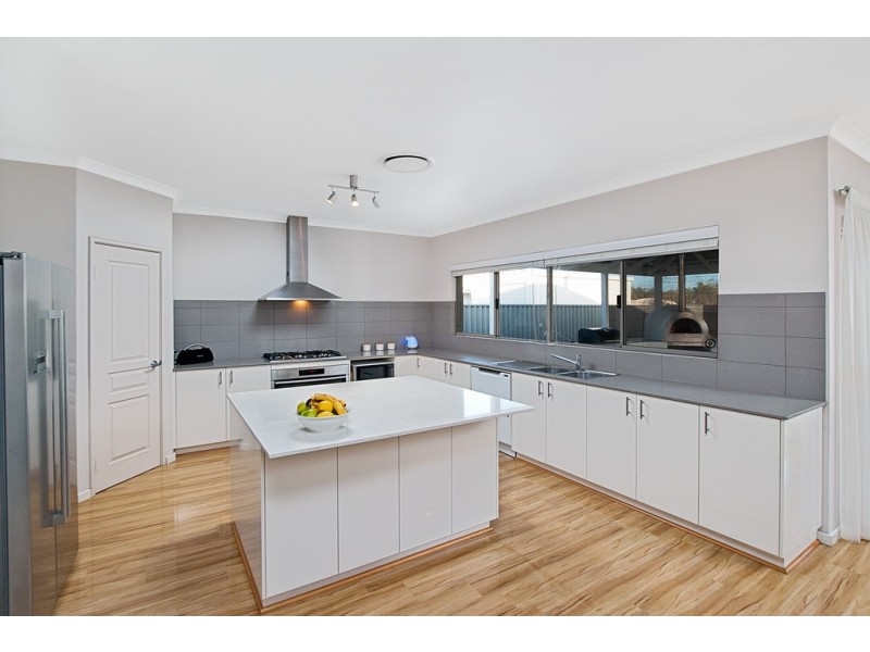 9 Hawker Approach, Yalyalup WA 6280