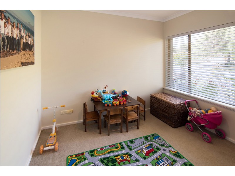 11 Harwood Road, Geographe WA 6280