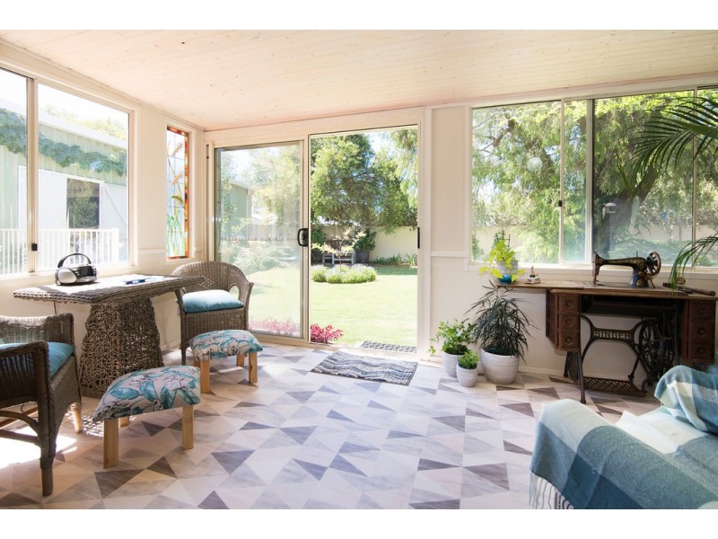 11 Harwood Road, Geographe WA 6280