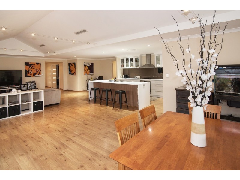 8 Anna Capel View, Geographe WA 6280