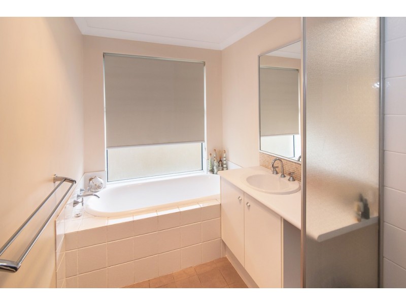 8 Anna Capel View, Geographe WA 6280