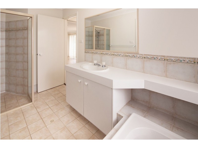 2/11 Kingfisher Boulevard, West Busselton WA 6280