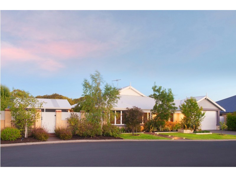 3 Feutrill Place, Broadwater WA 6280