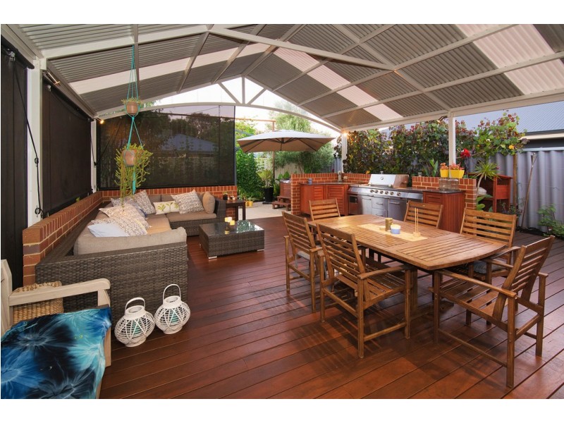 3 Feutrill Place, Broadwater WA 6280