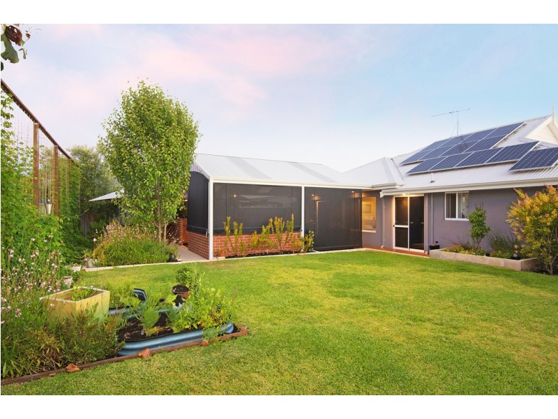 3 Feutrill Place, Broadwater WA 6280