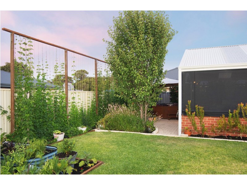 3 Feutrill Place, Broadwater WA 6280
