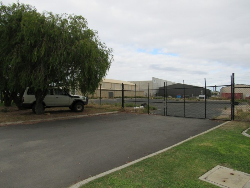 10 Bradman Street, Busselton WA 6280