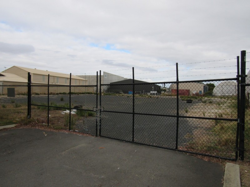 10 Bradman Street, Busselton WA 6280