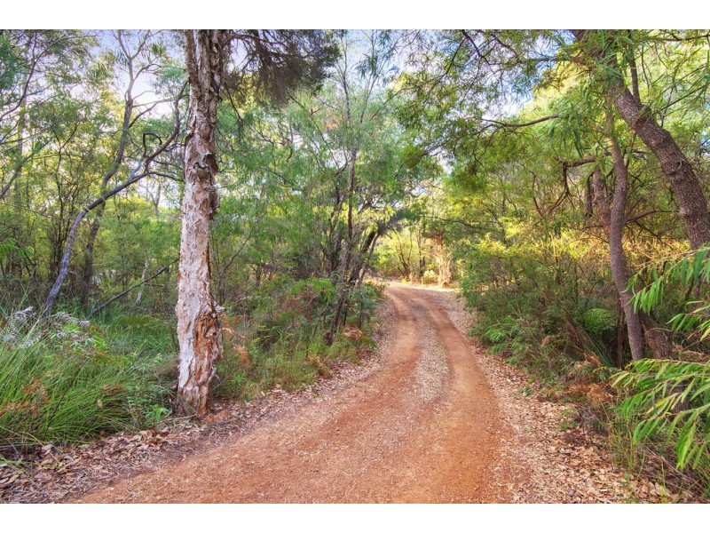 33 Koorabin Drive, Yallingup WA 6282