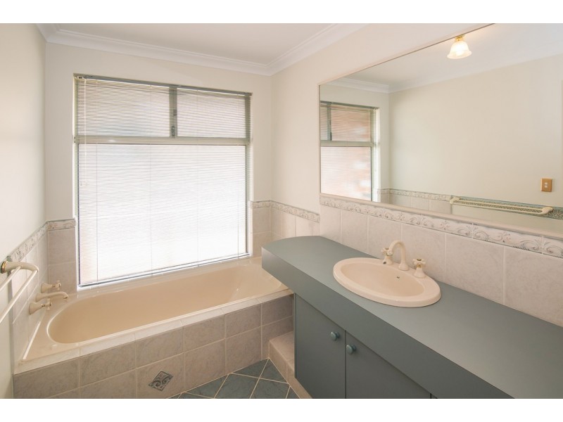 62 Harwood Road, Geographe WA 6280