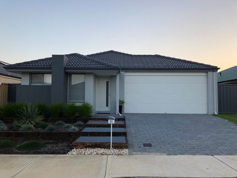 11 Toulon Way, Yalyalup WA 6280