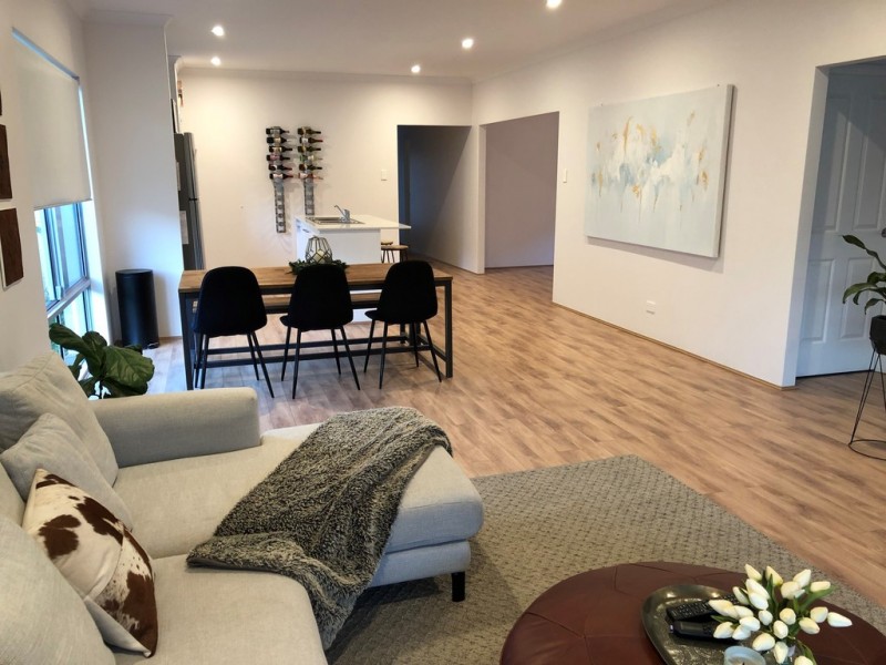 11 Toulon Way, Yalyalup WA 6280