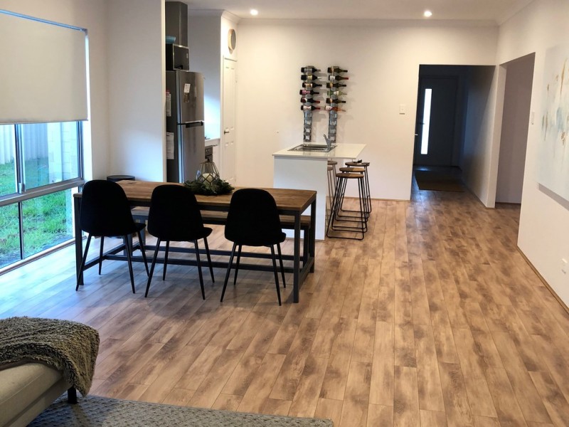 11 Toulon Way, Yalyalup WA 6280