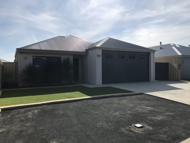 3 Massena Way, Yalyalup WA 6280