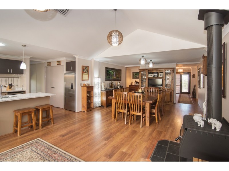 38 Provincia Parade, Yalyalup WA 6280