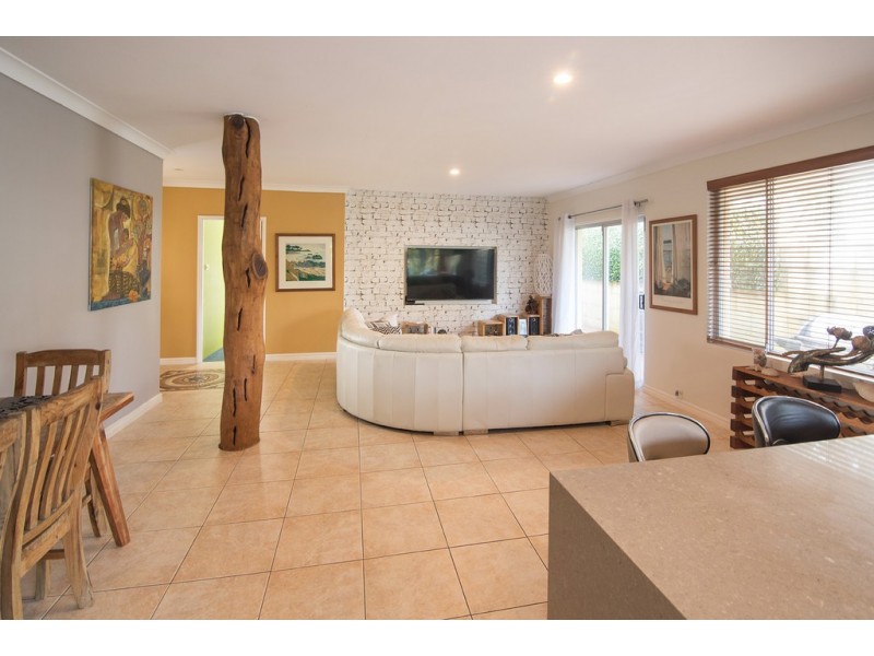 2 Julianne Street, Broadwater WA 6280