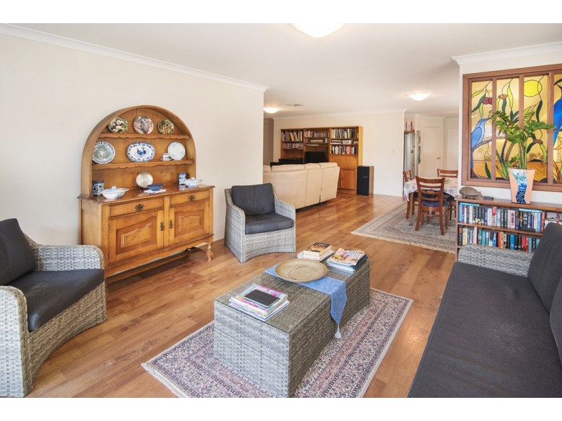 8 Dobson Court, Broadwater WA 6280