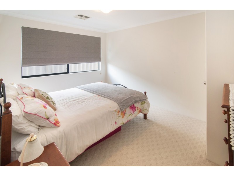 8 Dobson Court, Broadwater WA 6280