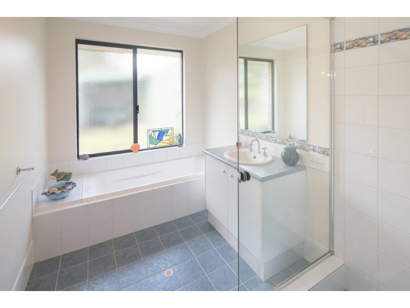 8 Dobson Court, Broadwater WA 6280