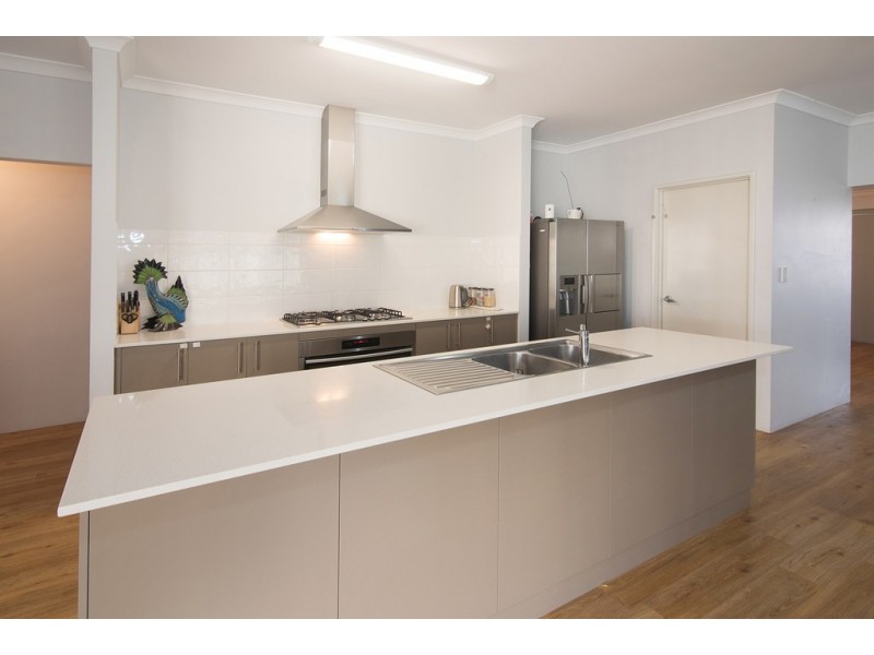 16 Daly Road, Yalyalup WA 6280