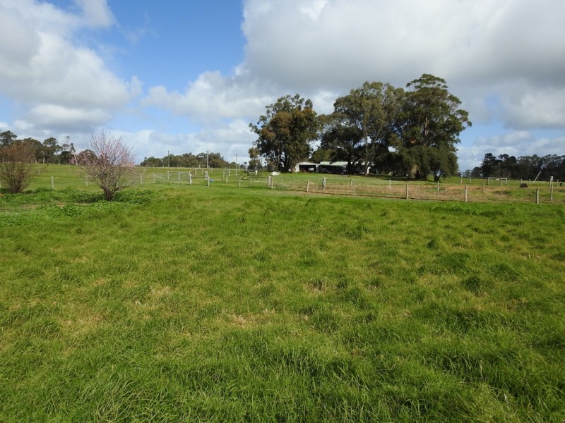 19 Lovejoy Road, Cowaramup WA 6284