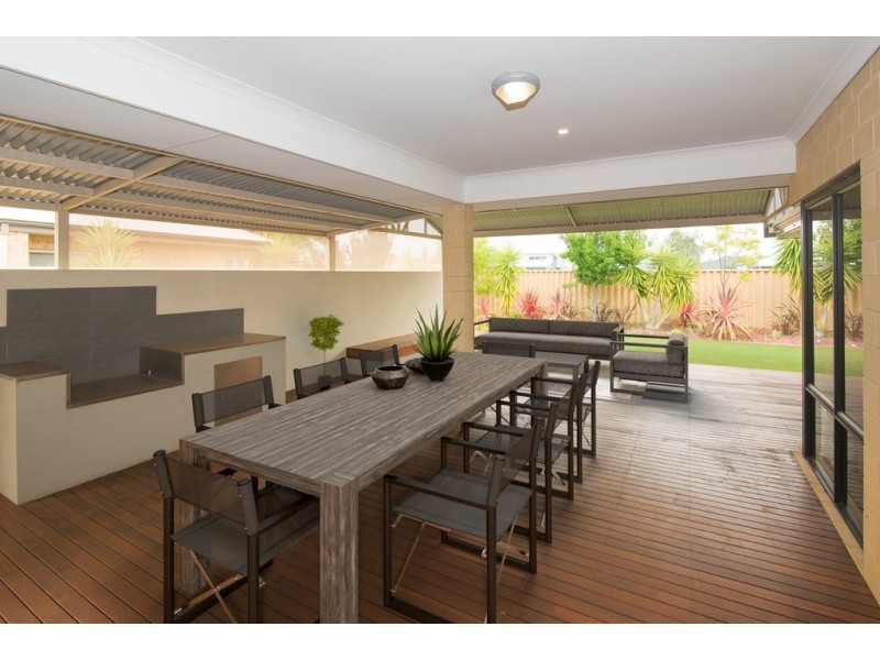 44 Almond Parkway, Yalyalup WA 6280