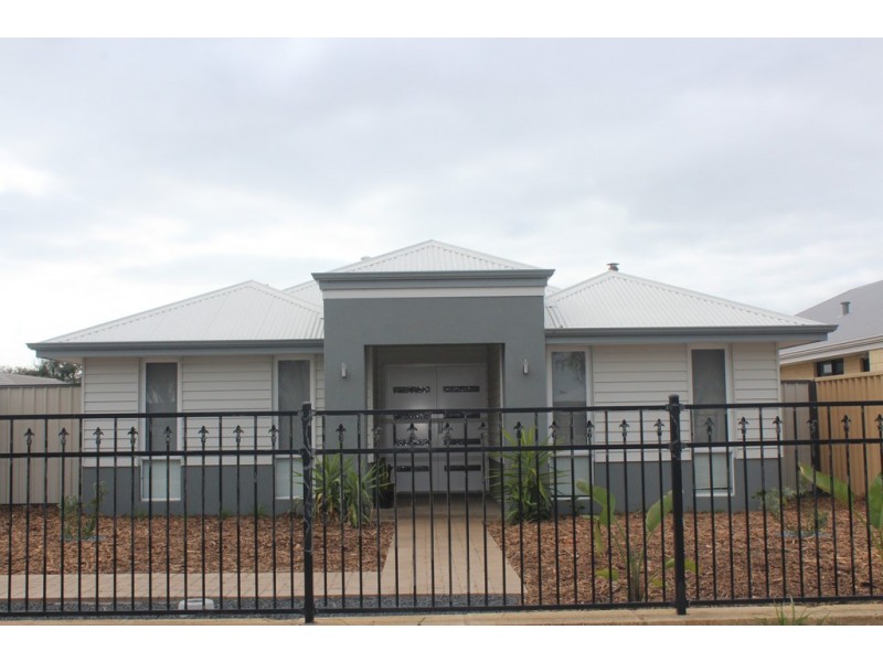 21 Matisse Way, Yalyalup WA 6280