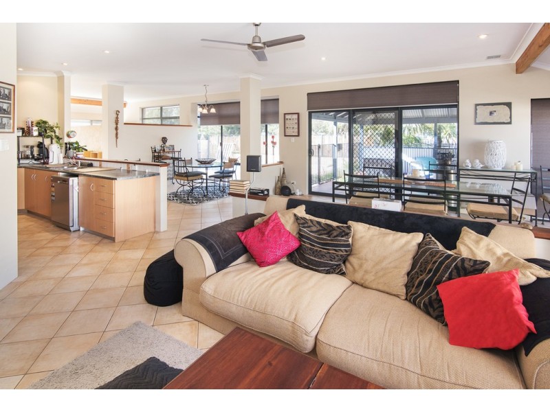 9 Mussel Court, Geographe WA 6280