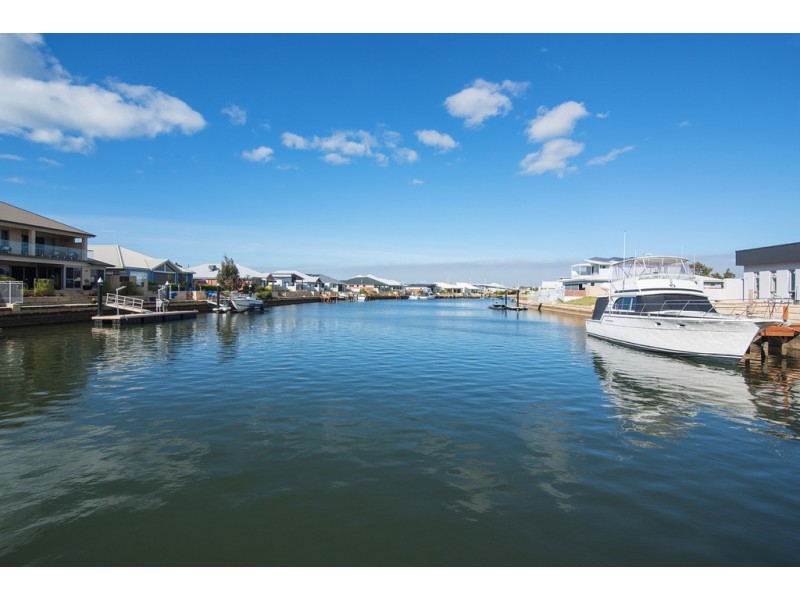 9 Mussel Court, Geographe WA 6280