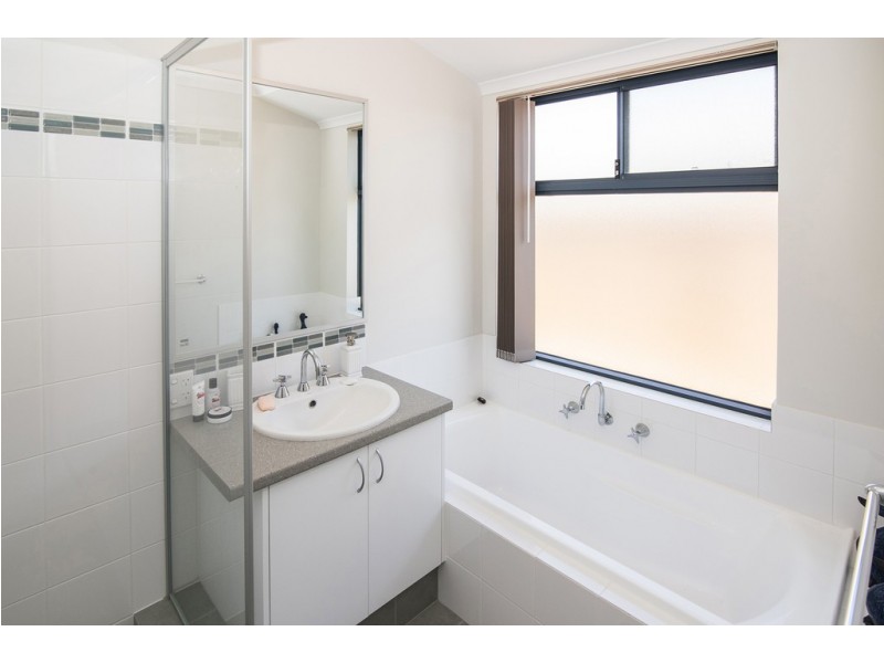 20 Gigondas Street, Yalyalup WA 6280