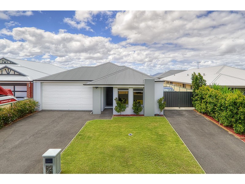 9 Billabong Street, Yalyalup WA 6280