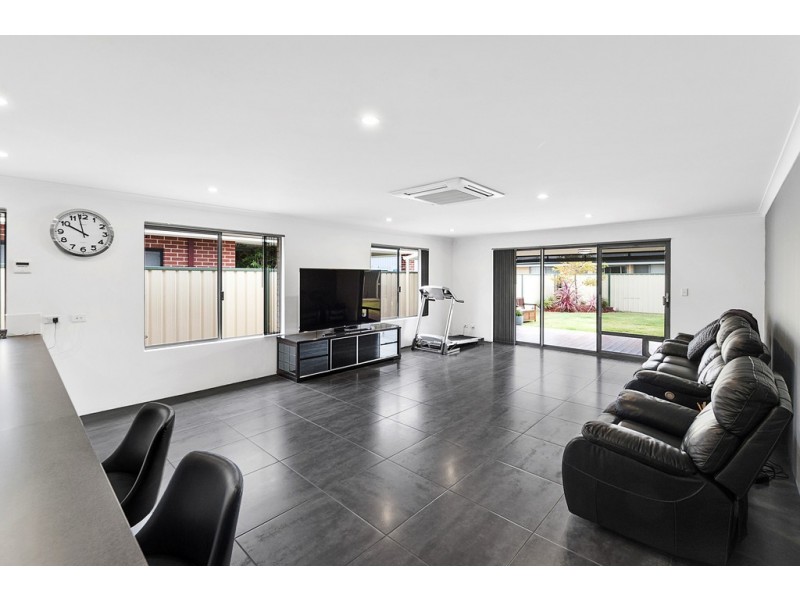 9 Billabong Street, Yalyalup WA 6280