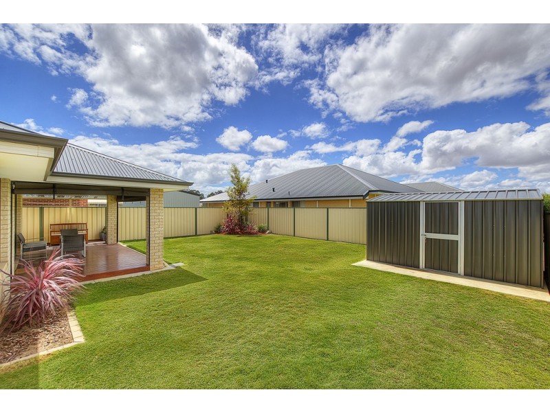 9 Billabong Street, Yalyalup WA 6280