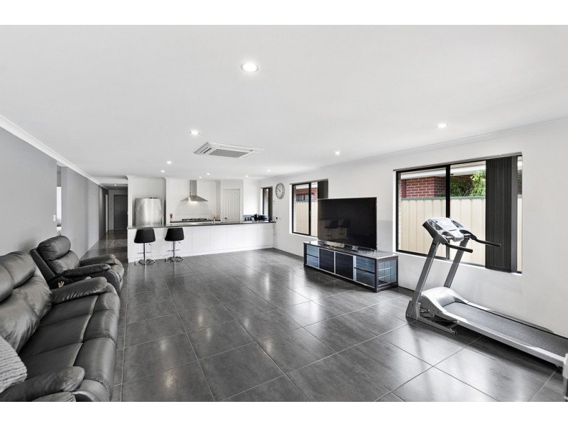 9 Billabong Street, Yalyalup WA 6280