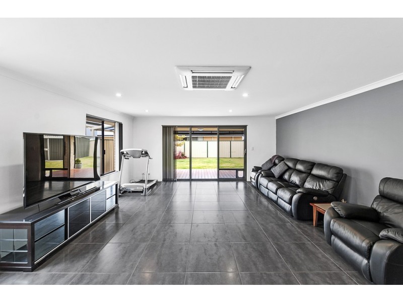 9 Billabong Street, Yalyalup WA 6280