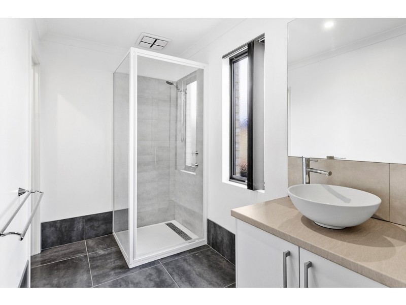 9 Billabong Street, Yalyalup WA 6280