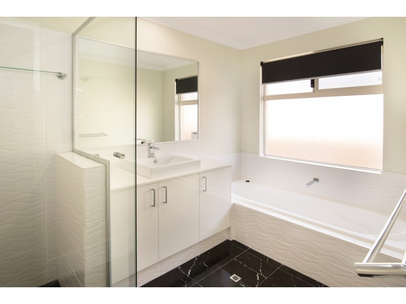 9 Castellar Pass, Yalyalup WA 6280