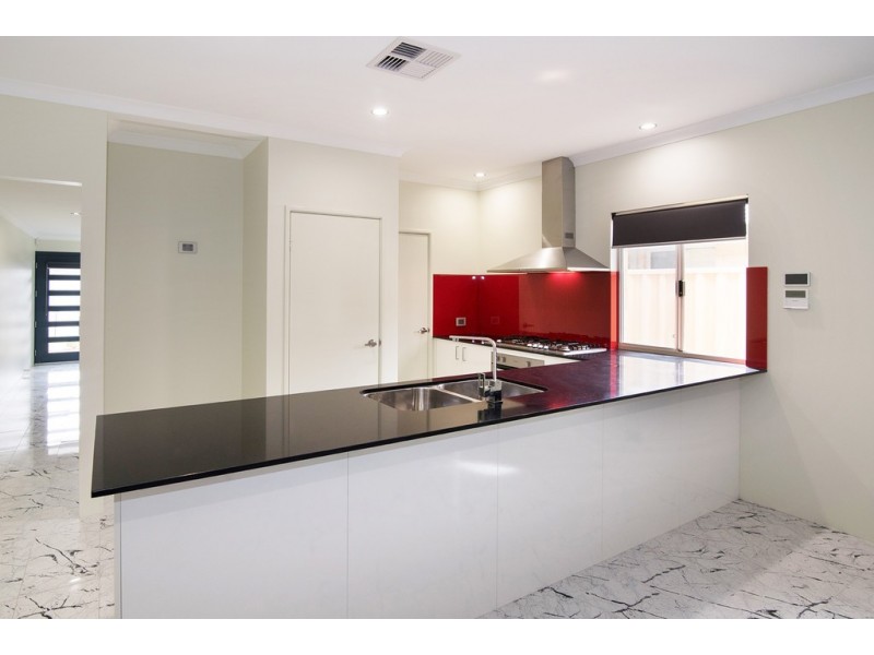 9 Castellar Pass, Yalyalup WA 6280