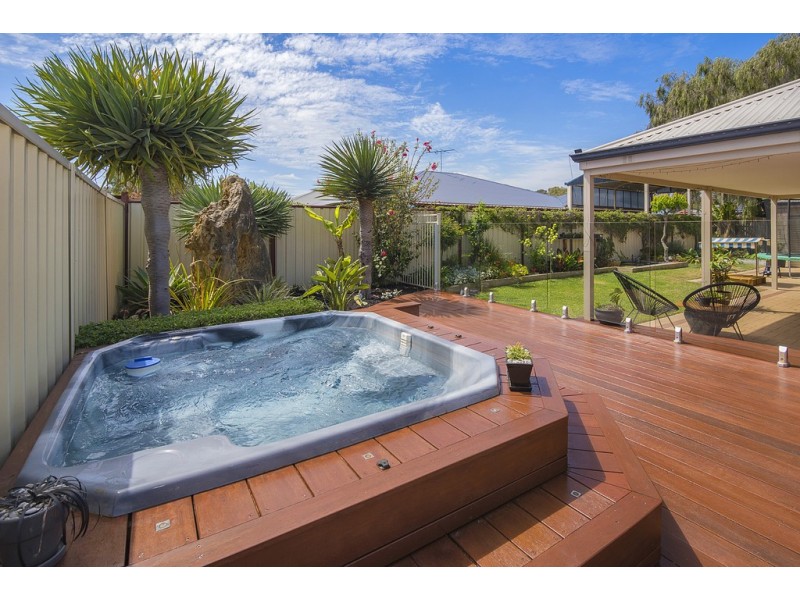 86 Lancaster Drive, West Busselton WA 6280