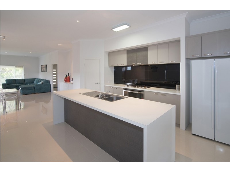 20 Casselton Loop, Geographe WA 6280