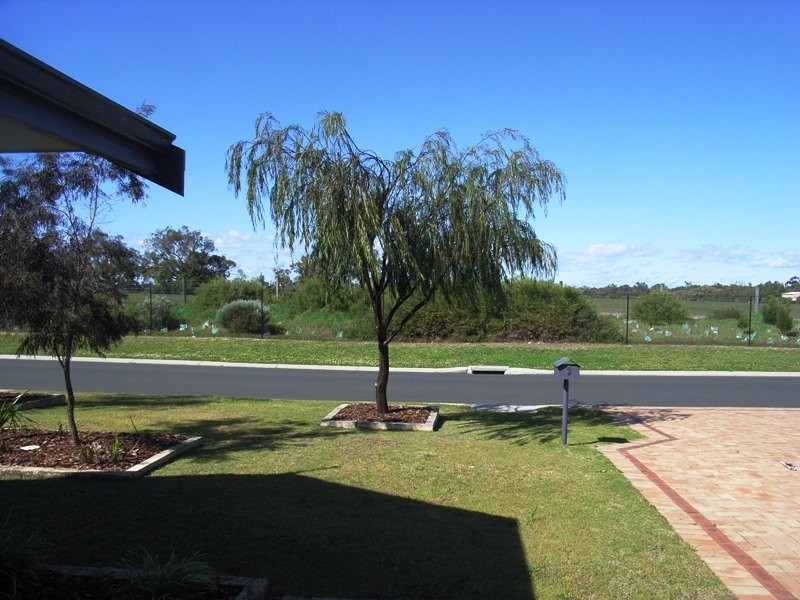 49 Kooljak Road, Broadwater WA 6280