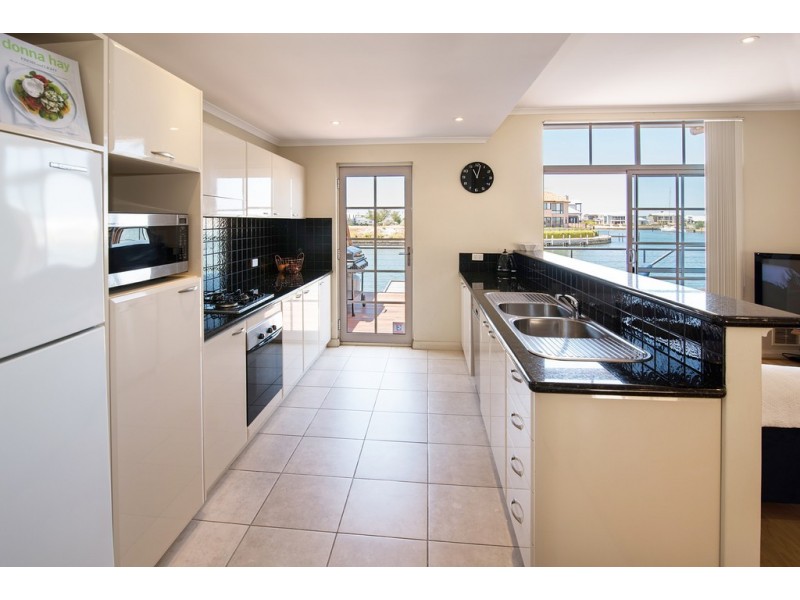 6/65 Spinnaker Boulevard, Geographe WA 6280