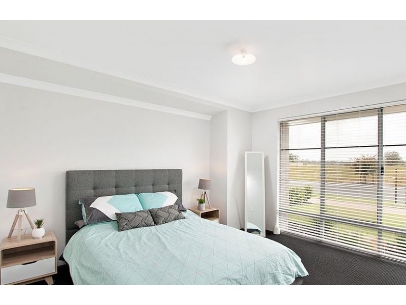 30 Amberjack Avenue, Kealy WA 6280