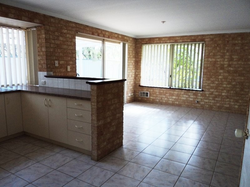 2/1 Lancaster Drive, West Busselton WA 6280