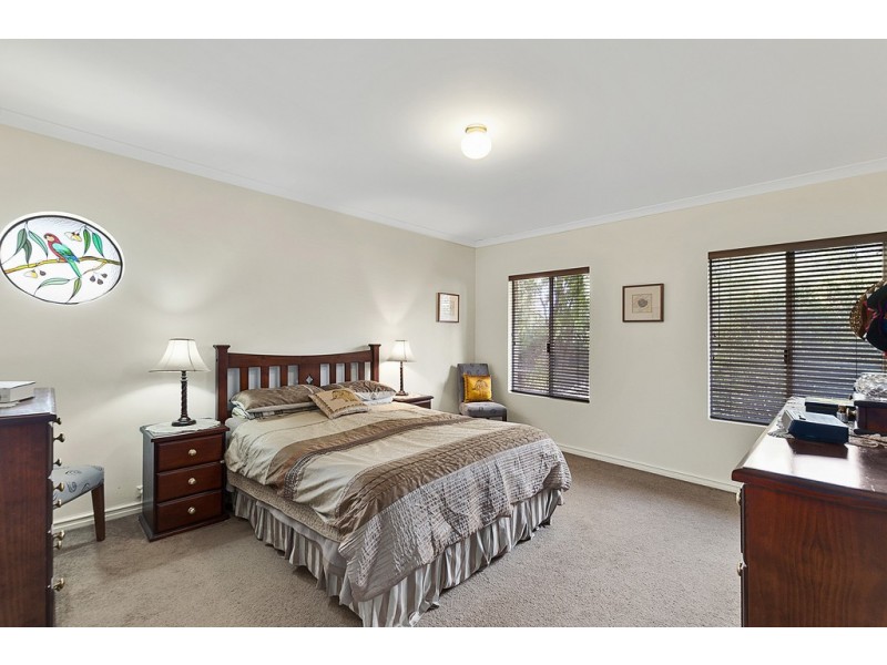 6 Angus Close, Bovell WA 6280