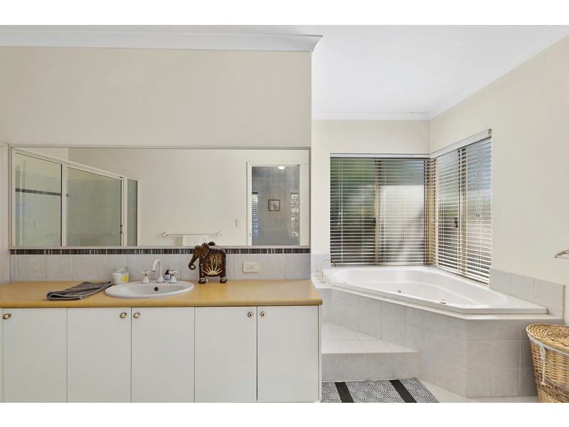 6 Angus Close, Bovell WA 6280